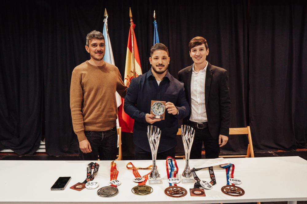Imagen El Ayuntamiento de Ribeira hace un reconocimiento al culturista José Enrique Vázquez Carreira