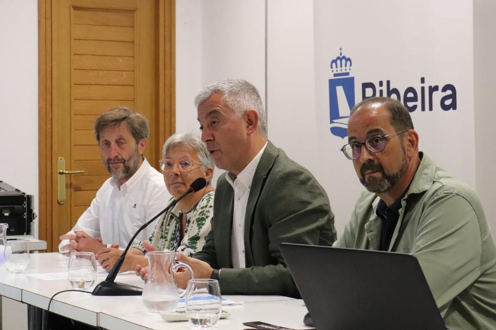 Imagen El día 8 de julio comenzó en Ribeira el curso de la Universidad de Verano de la USC “El gallego en el siglo XXI. Desafíos y fronteras”.