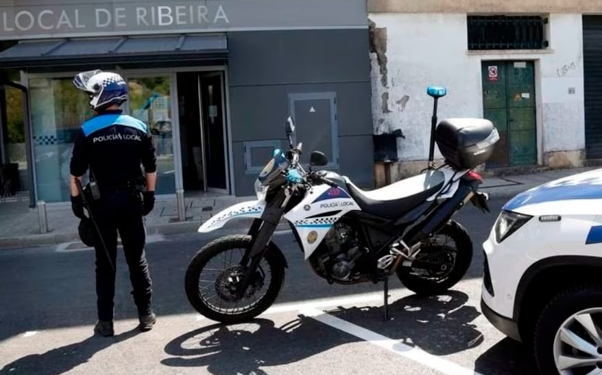 Imagen La Policía Local de Ribeira lanza una campaña especial de calmado de tráfico durante los próximos 15 días