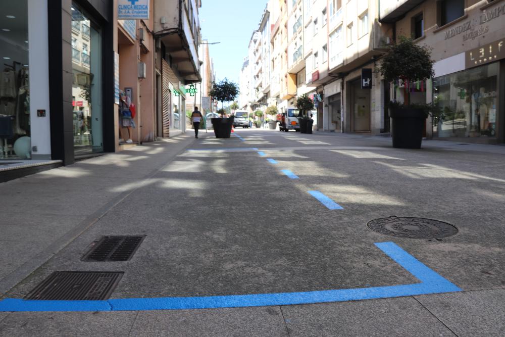 Imagen El Ayuntamiento de Ribeira delimita nuevas zonas azules en Rosalía de Castro para facilitar la carga y descarga y las compras en el comercio local