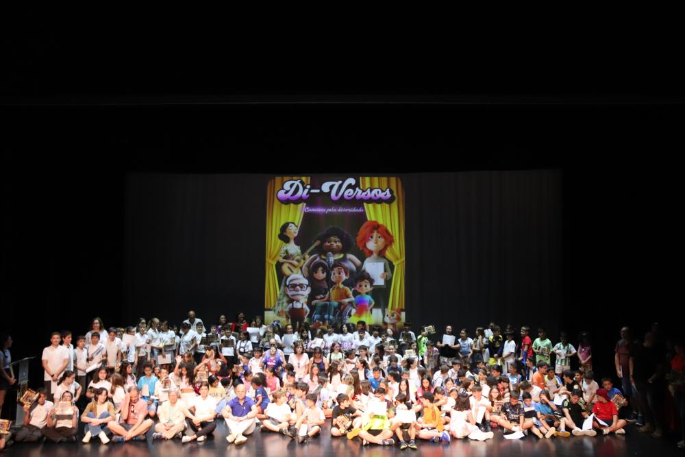 Imagen La gala de Di-Versos vibra junto con sus creadores y creadoras en el auditorio