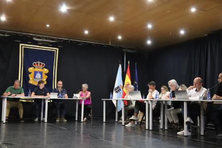 Imaxe O Pleno de Ribeira apoia por maioría a petición para que haxa médicos suficientes nos centros de saúde da localidade.