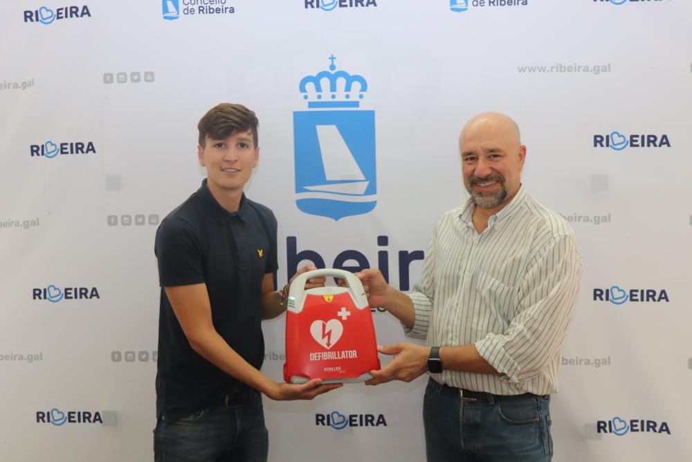 Imagen Ribeira contará con dous novos desfibriladores