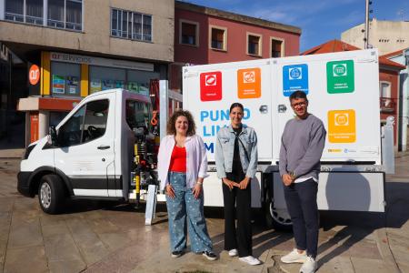Imagen Ribeira estrea un novo camión cun punto limpo móbil para a reciclaxe nas parroquias.