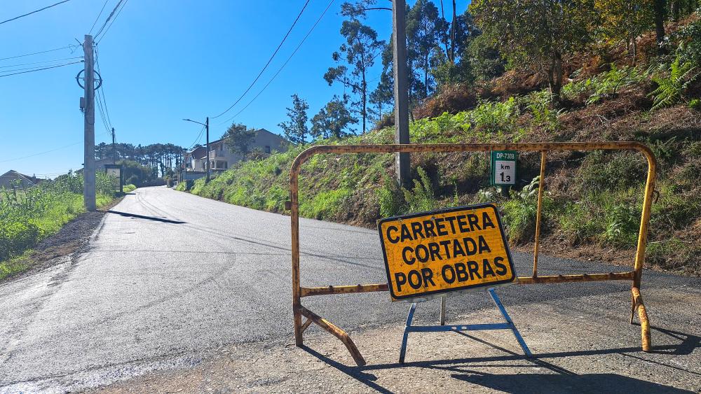 Imagen O Concello de Ribeira acometeu a mellora do firme dun tramo do camiño dos Paramos