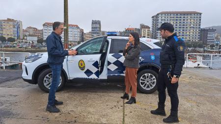 Imagen A Policía local de Ribeira incorpora un vehículo con distintivo ambiental