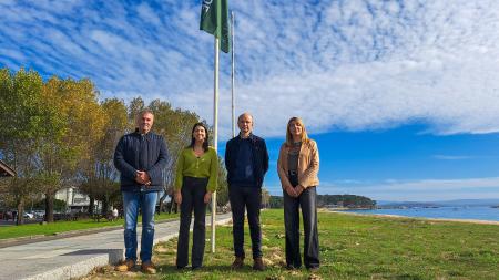 Imaxe A Bandeira Verde de Galicia xa loce no paseo de Coroso