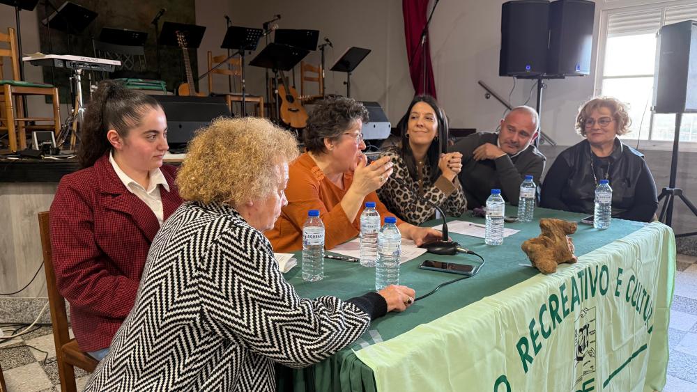 Imagen María Sampedro destaca que o certame de poesía Albariza é un claro exemplo do que é a extensión cultural