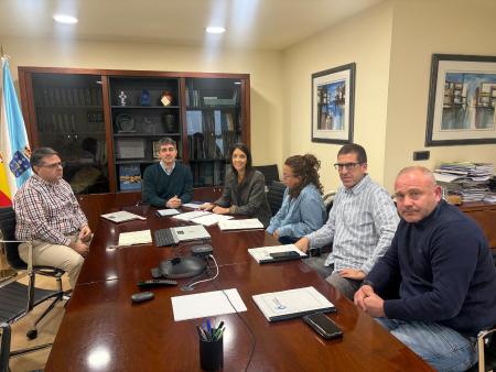 Imagen María Sampedro aborda con Augas de Galicia a situación de Ribeira en materia de abastecemento e saneamento
