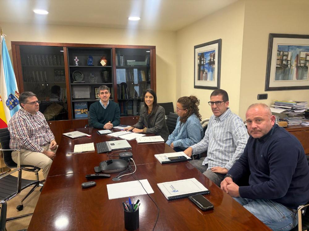 Imagen María Sampedro aborda con Augas de Galicia a situación de Ribeira en materia de abastecemento e saneamento