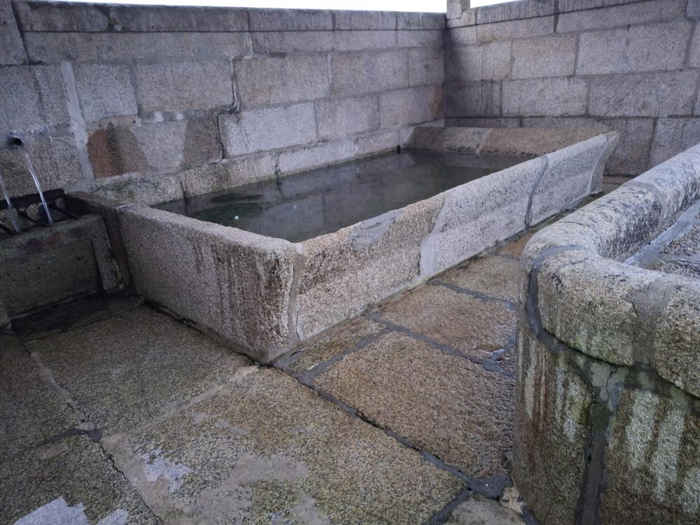 Imagen O Concello de Ribeira acomete a limpeza das fontes e lavadoiros do municipio