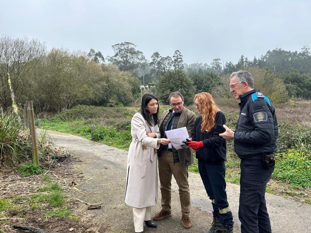 Imagen O concello desbloquea a retirada dos vehículos abandonados nas inmediacións do Xulgado de Ribeira