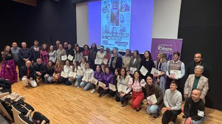 Imaxe O Concello de Ribeira homenaxeou a unha trintena de deportistas polo Día Internacional da Muller