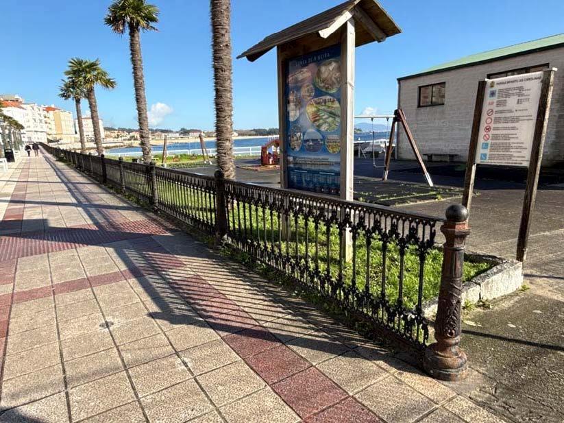 Imagen O Concello de Ribeira saca a licitación a remodelación da fachada litoral do paseo das Carolinas e a accesibilidade á praia de Coroso