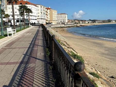 Imaxe O Concello de Ribeira adxudica a remodelación da fachada litoral do paseo das Carolinas e a accesibilidade á praia de Coroso