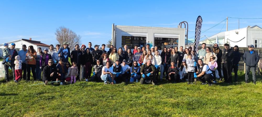 Imagen Unhas 130 persoas voluntarias participaron na limpeza de parte do litoral de Corrubedo recollendo catro toneladas de lixo