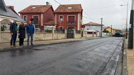 Imaxe O Concello de Ribeira renova a pavimentación da rúa Castelao, en Aguiño