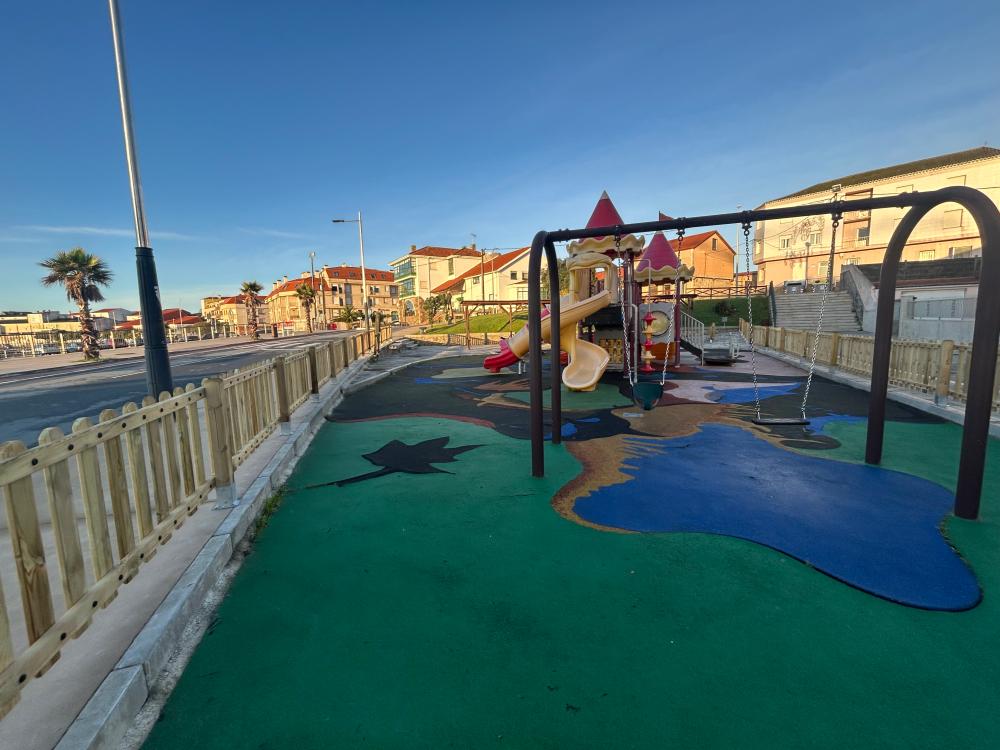 Imagen O Concello de Ribeira adxudica a renovación do parque infantil da rúa Castelao