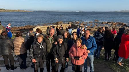Imaxe Veciñas de Aguiño protagonizaron o acto inaugural da rehabilitación do lavadoiro de Penisqueira