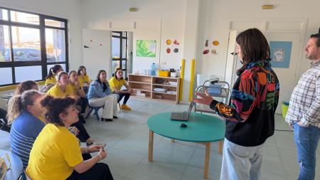 Imagen Os centros educativos de Ribeira reciben informacións sobre a intervención en situacións de violencia contra a infancia