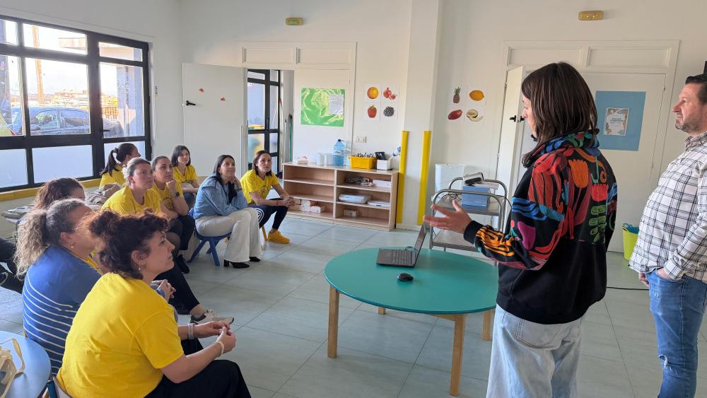 Imagen Os centros educativos de Ribeira reciben informacións sobre a intervención en situacións de violencia contra a infancia