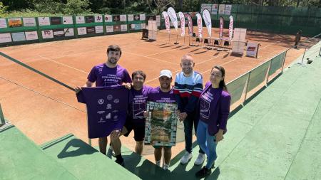 Imaxe Uns 150 deportistas participarán no quinto torneo de tenis en terra batida A Devesa