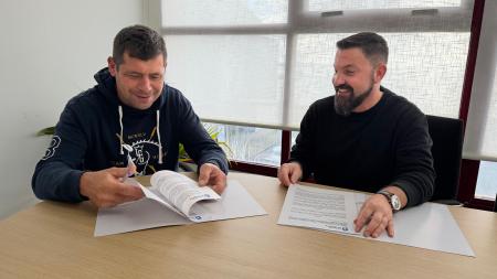 Imaxe O Concello de Ribeira e Callejeros Barbanza subscriben un convenio de colaboración por un total de 9.000 euros