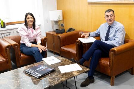 Imaxe María Sampedro e Román Rodríguez abordan a mellora das infraestruturas dos centros educativos do municipio