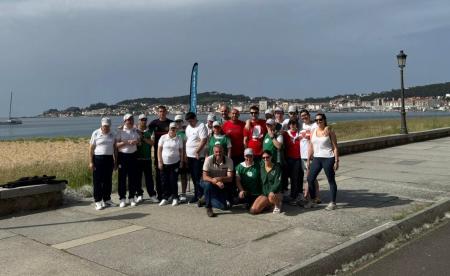 Imaxe Unión de forzas en Ribeira para a retirada de lixo na praia de Coroso