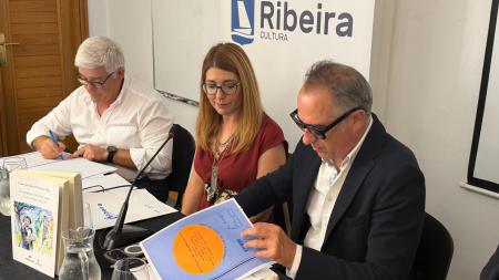 Imagen O Concello de Ribeira asiste á sinatura do convenio entre o Ateneo ribeirense e a Asociación de Amigos de Valle-Inclán de Vilanova de Arousa