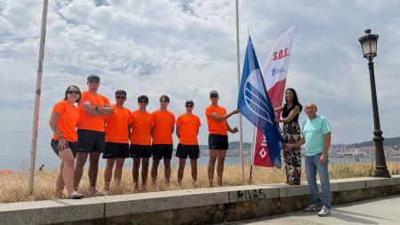 Imagen A Bandeira Azul volve ondear na praia de Coroso