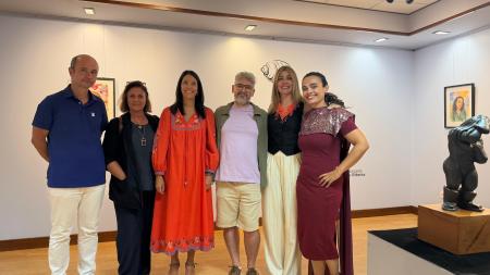 Imagen As mulleres protagonizan a exposición de Jontxu Argibay no Centro Cultural Lustres Rivas de Ribeira
